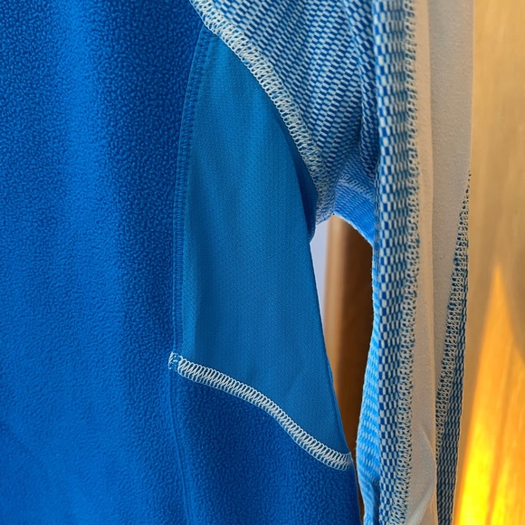 Lululemon fleece shirt. - Picture 4 of 7